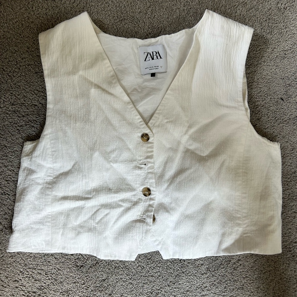 Zara Off White Cropped button vest